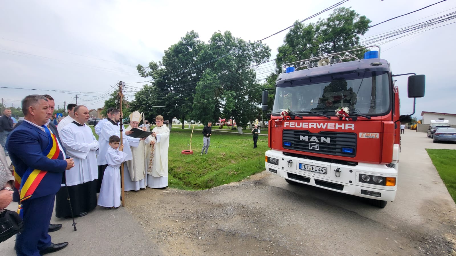 Feierliche �bergabe des Feuerwehrl�schfahrzeugs